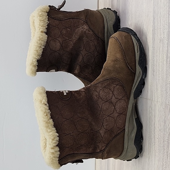 The North Face Womens Quilted Winter Boots Cozy Shearling  Waterproof  Brown 9.5 - Picture 3 of 16